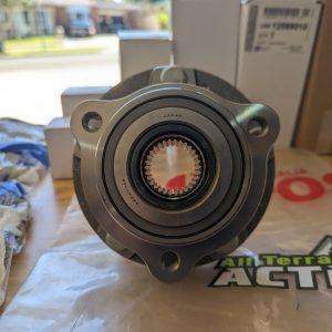 NSK FRONT SINGLE WHEEL BEARING HUB KIT HOLDEN ADVENTRA AWD