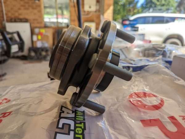 NSK FRONT SINGLE WHEEL BEARING HUB KIT HOLDEN ADVENTRA AWD - Image 3