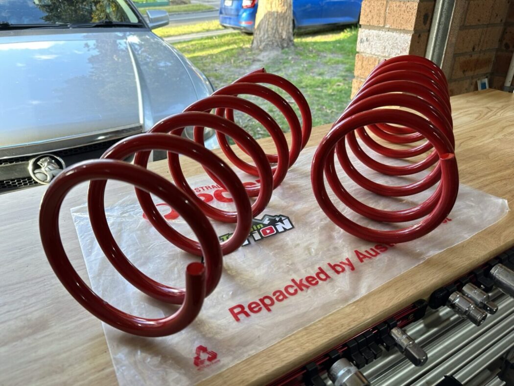 PAIR Pedders Front Adventra and Crewman Cross Raised Pedders Heavy Duty Coil Spring 7818