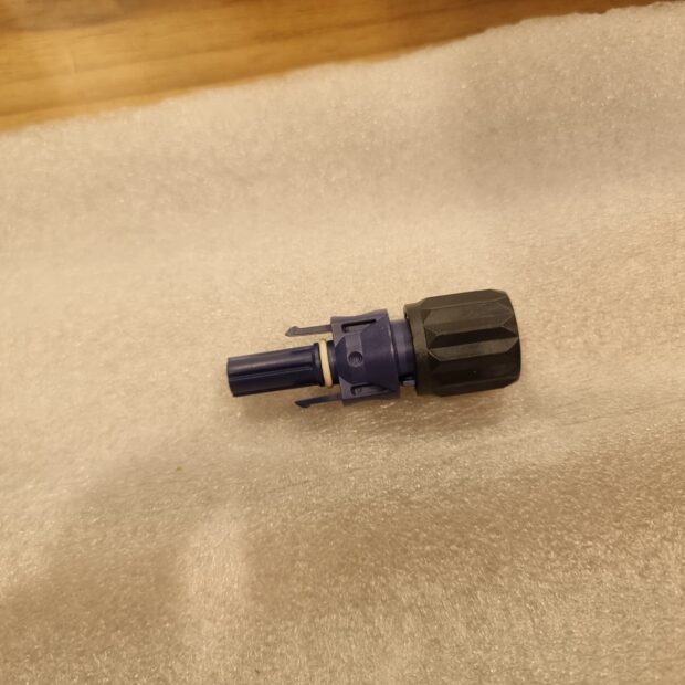 Positive Home battery DC connector